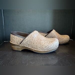 Dansko Pro XP Professional Pecan Lace Leather Clog Size 37( US8)